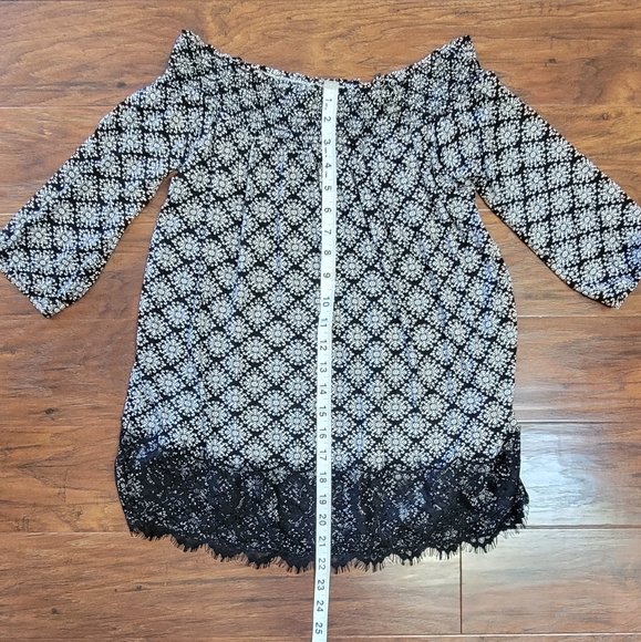 Maurices Off The Shoulder NWT Never Worn Black and White Lace Blouse Size Small - Picture 8 of 9